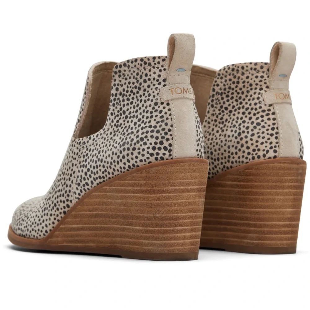 Women's Kallie Wedge Bootie in Macadamia
6.5 - Picture 8 of 9